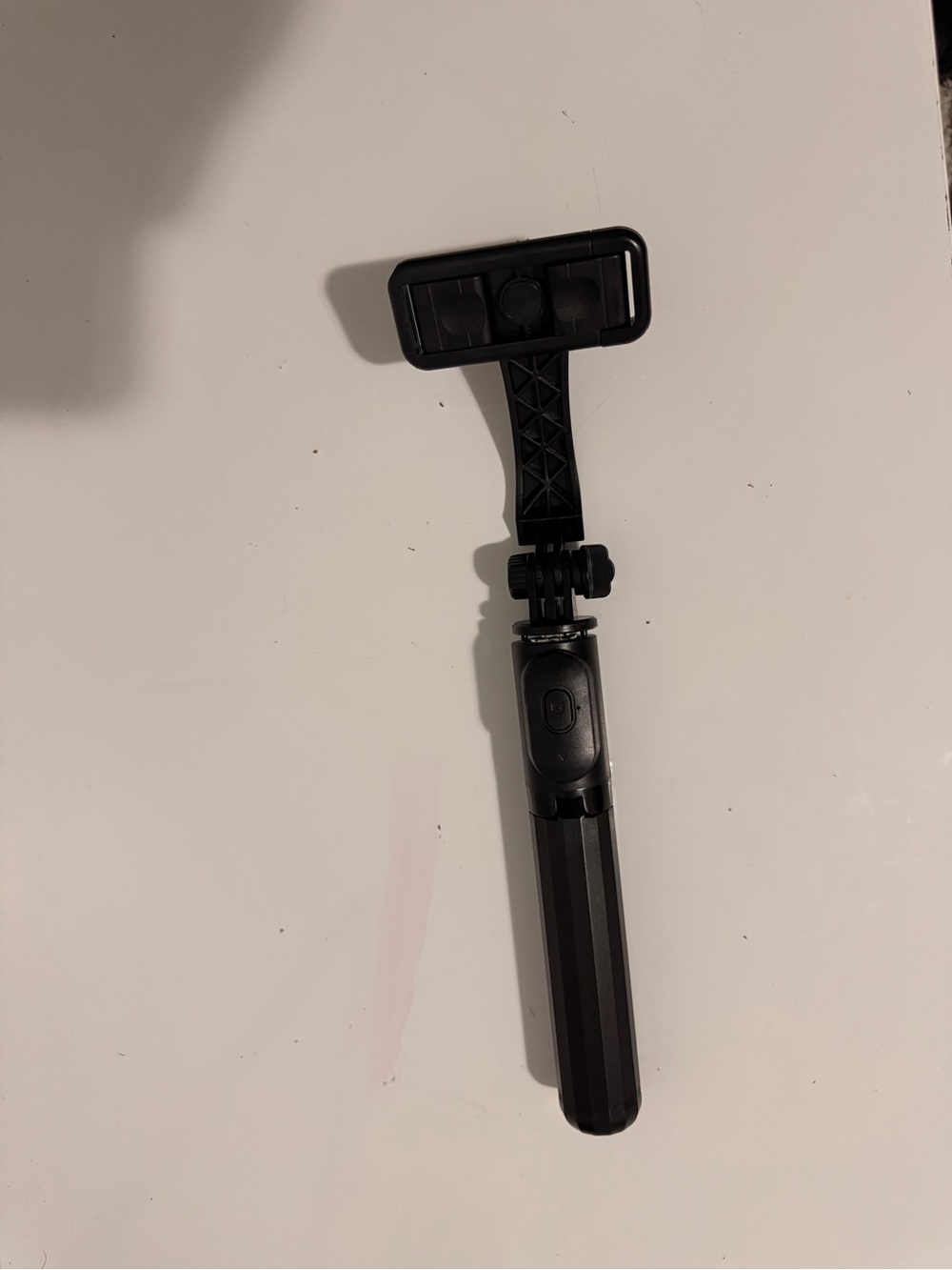Universal Black Smartphone Selfie Stick with Adjustable Foldable Mount